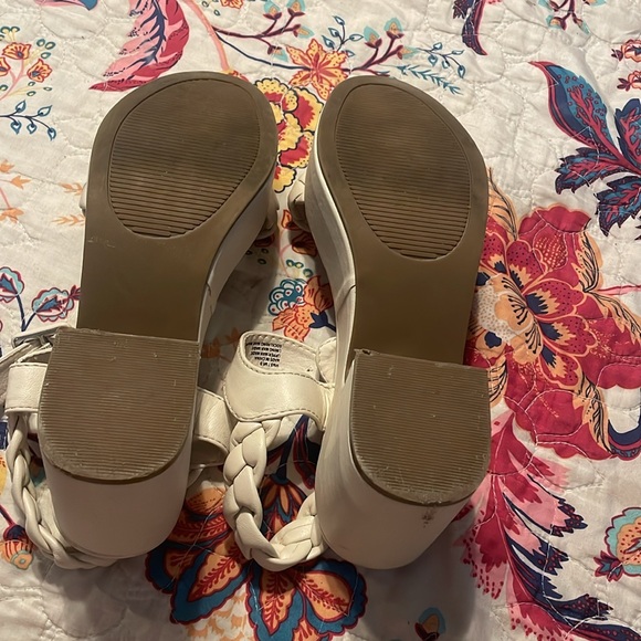 Platform Ivory heels with braided straps size 7 - Picture 5 of 9